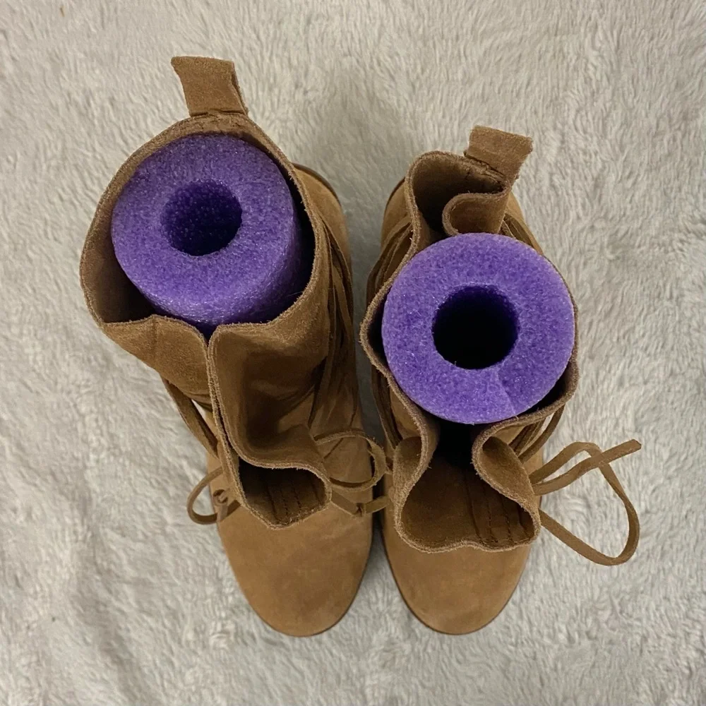 Toms Mila Toffee Suede Ankle Boots Size 7 Pull On Leather Lacing Detail